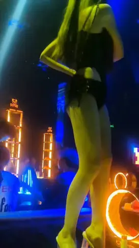 漕河泾科技绿洲程序员周末单身脱单，九六广场深夜烧烤成破圈利器